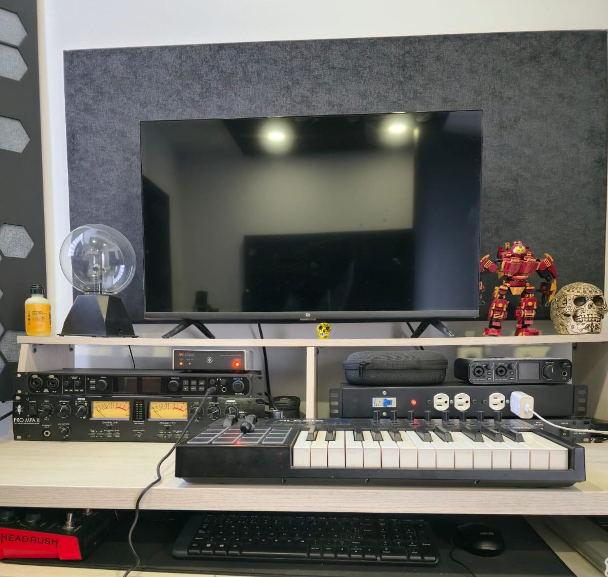 Control room de Brújula Music Studio en Chía